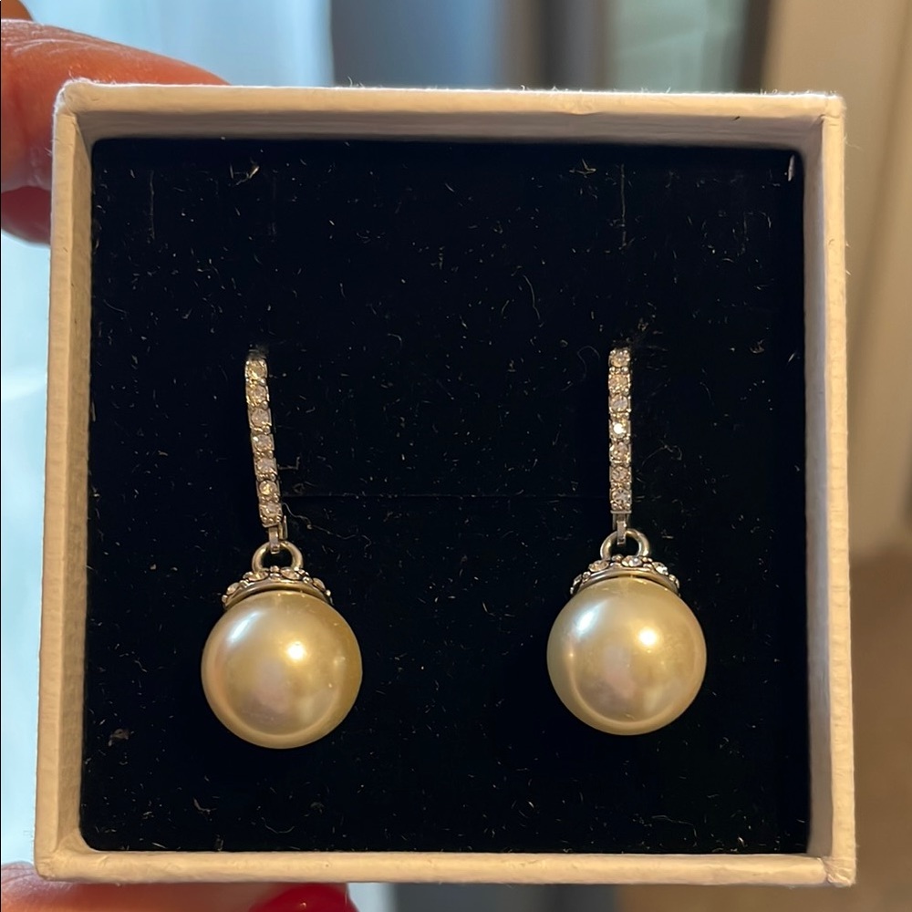 Elegant Pearl Drop Earrings with Crystal Accents